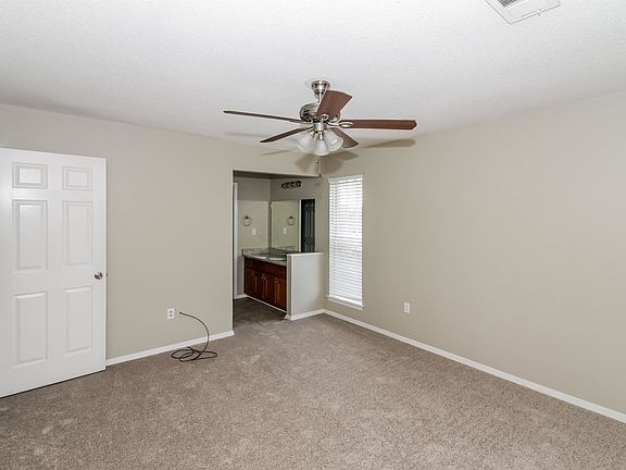 5th image of 10737 Oak Leaf Dr