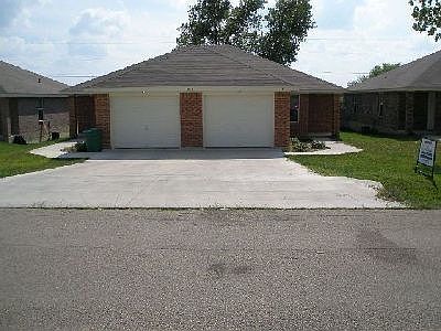 1st image of 934 Rosewood Dr APT B