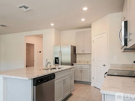 4th image of 38917 Harlow Rose Dr #1