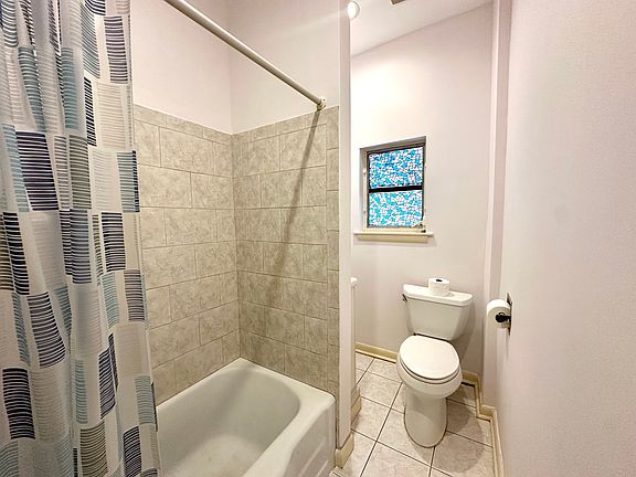 5th image of 2230 S 20th St Floor 1