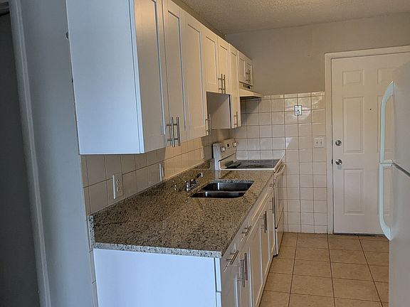 5th image of 8077 Parental Cir #8077