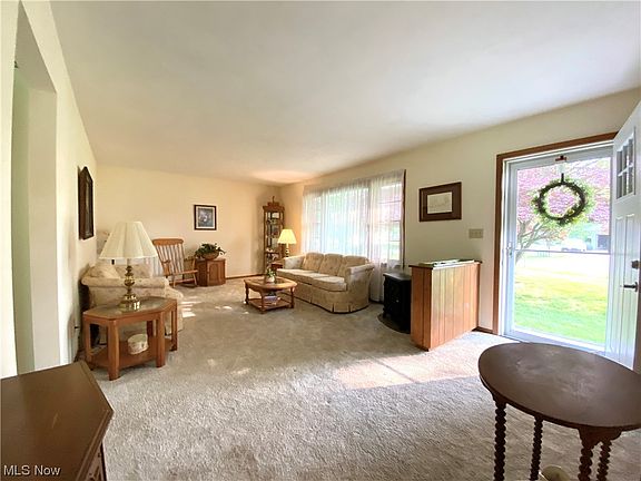 3rd image of 758 Cricket Ave