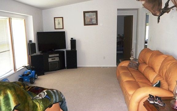 4th image of 2060 Cote Ln