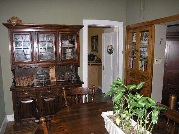 3rd image of 115 Kosciusco St