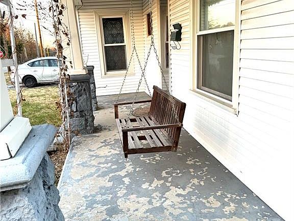 3rd image of 505 Bellevue St