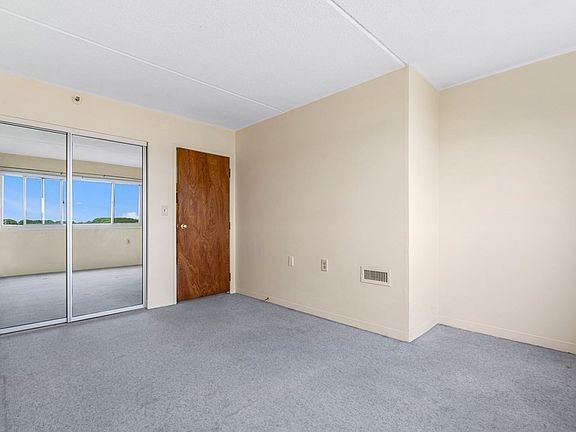 5th image of 100 Cove Way Unit 408