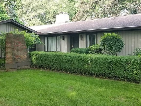 4th image of 414 Forest Dr