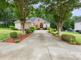 172 Hunters Hill Dr, Statesville, NC 28677
