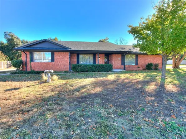 140 Sheridan Pl, Chickasha, OK 73018