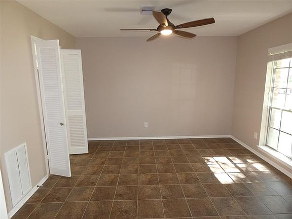 2nd image of 3406 Rockyridge Dr