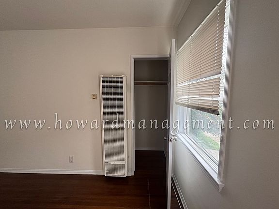 3rd image of 1333 Oak St #F