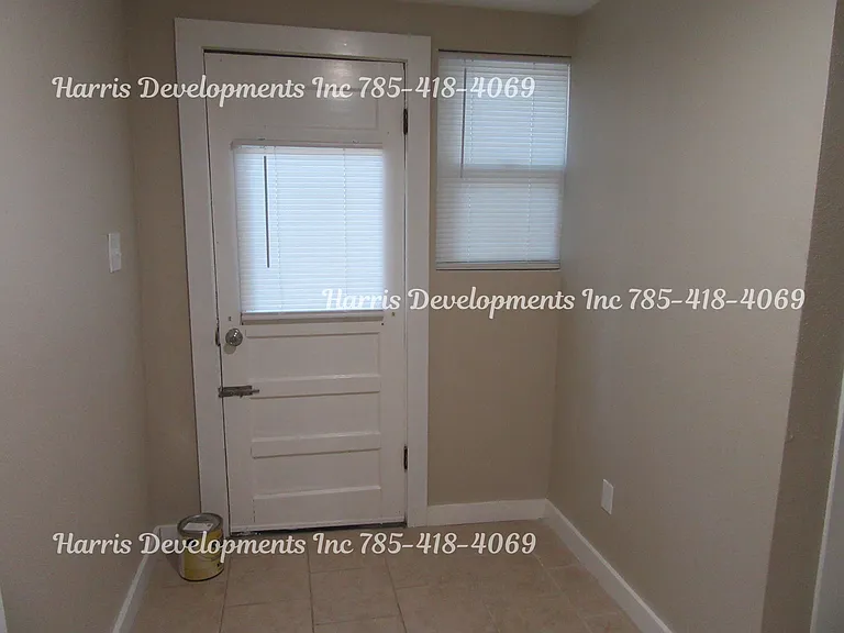 1237 S Cedar St — Photo 8