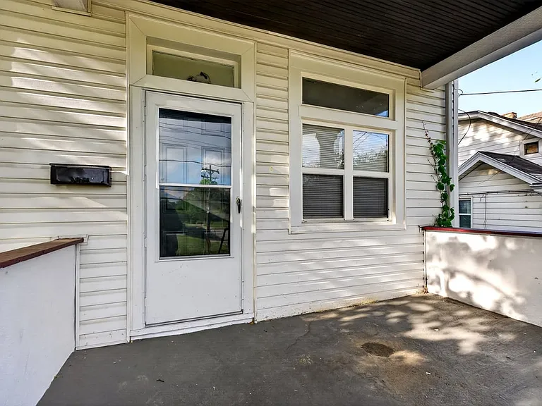 1407 W North Bend Rd — Photo 3