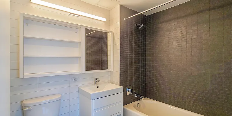 Rented by Bouklis Group | media 13