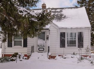858 E 250th St, Euclid, OH 44132