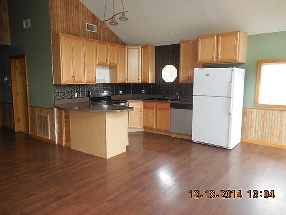 5th image of 10 Lakeshore Dr