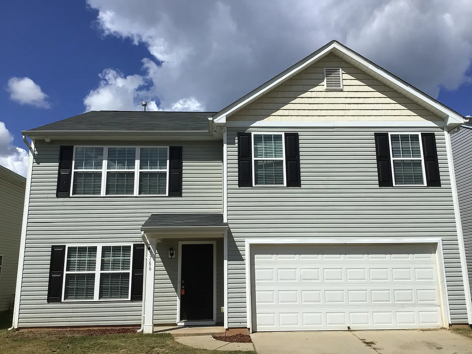 4 bed, 2.5 bath, 2494 sqft, $2,250 — Photo 1