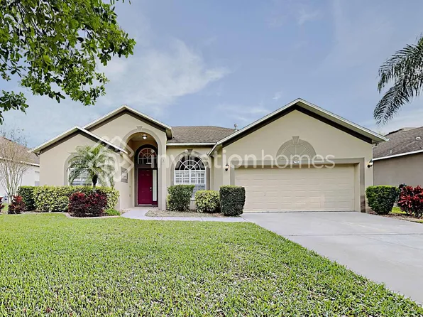 2742 Abbey Grove Dr, Valrico, FL 33594