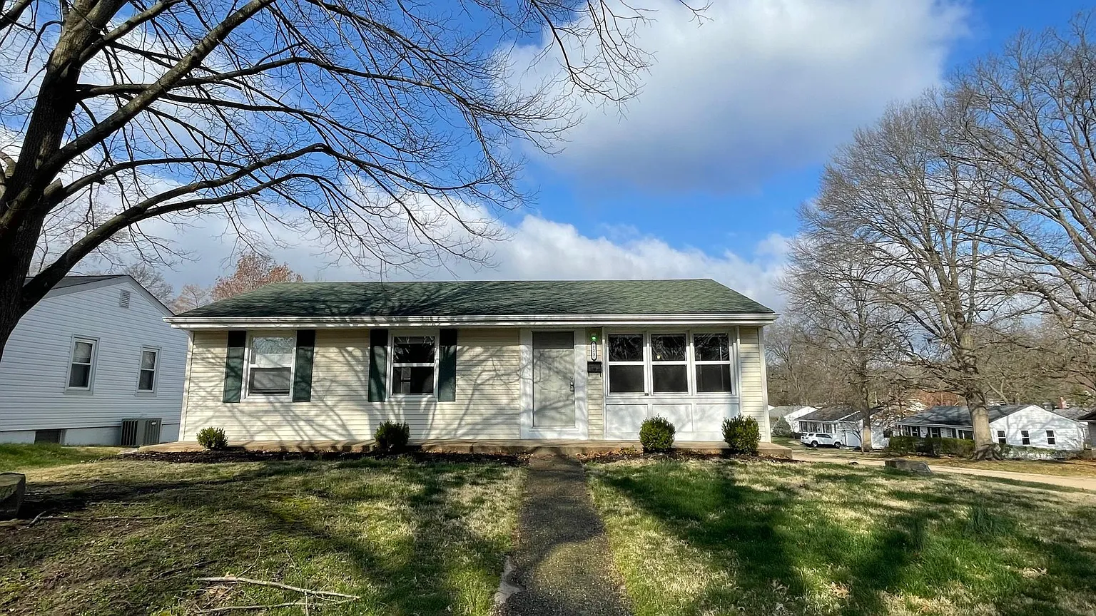 723 Lilac Ave photo 1