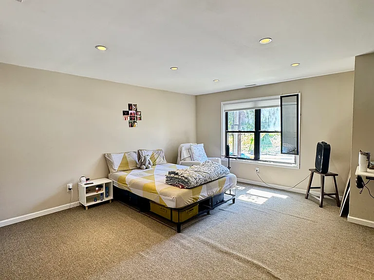 6505 Liberty Ave #D2 — Photo 2