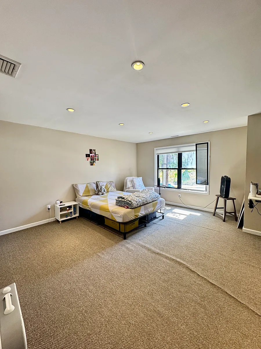 Building Photo - 6505 Liberty Ave #D2