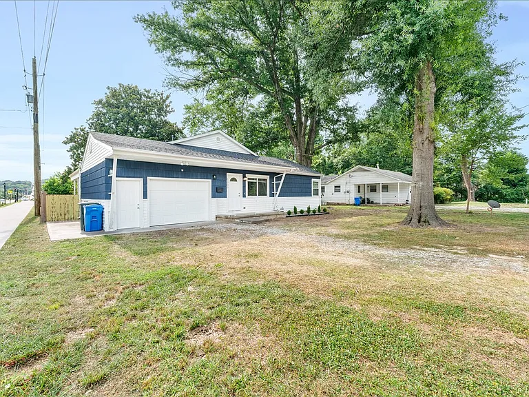 1666 Oakland Ave — Photo 10