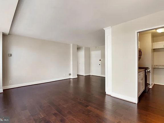 5th image of 1545 18th St NW