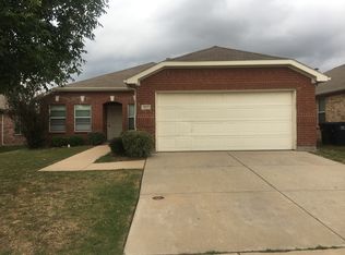5825 Thoroughbred Ct, Fort Worth, TX 76179