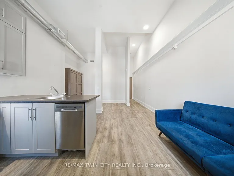 11 Queen St #304 — Photo 4