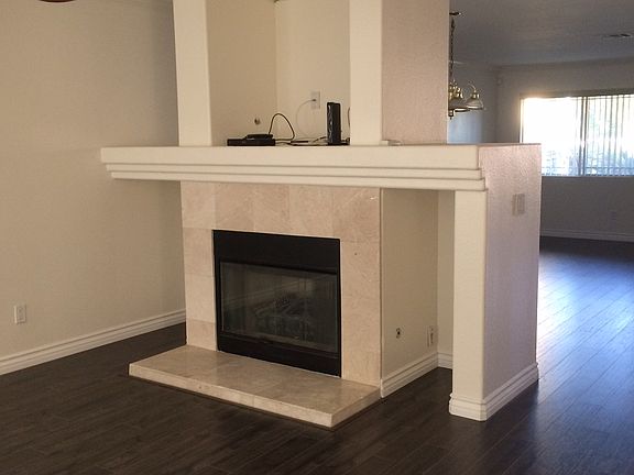 3rd image of 15547 Horseshoe St
