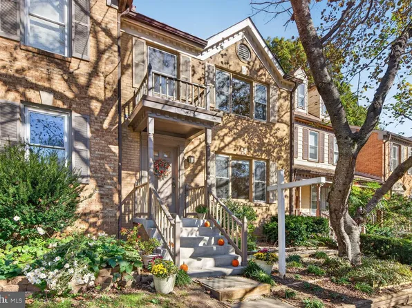 12496 Sweet Leaf Ter, Fairfax, VA 22033