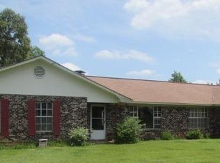 21 Old Place Rd, Columbia, MS 39429