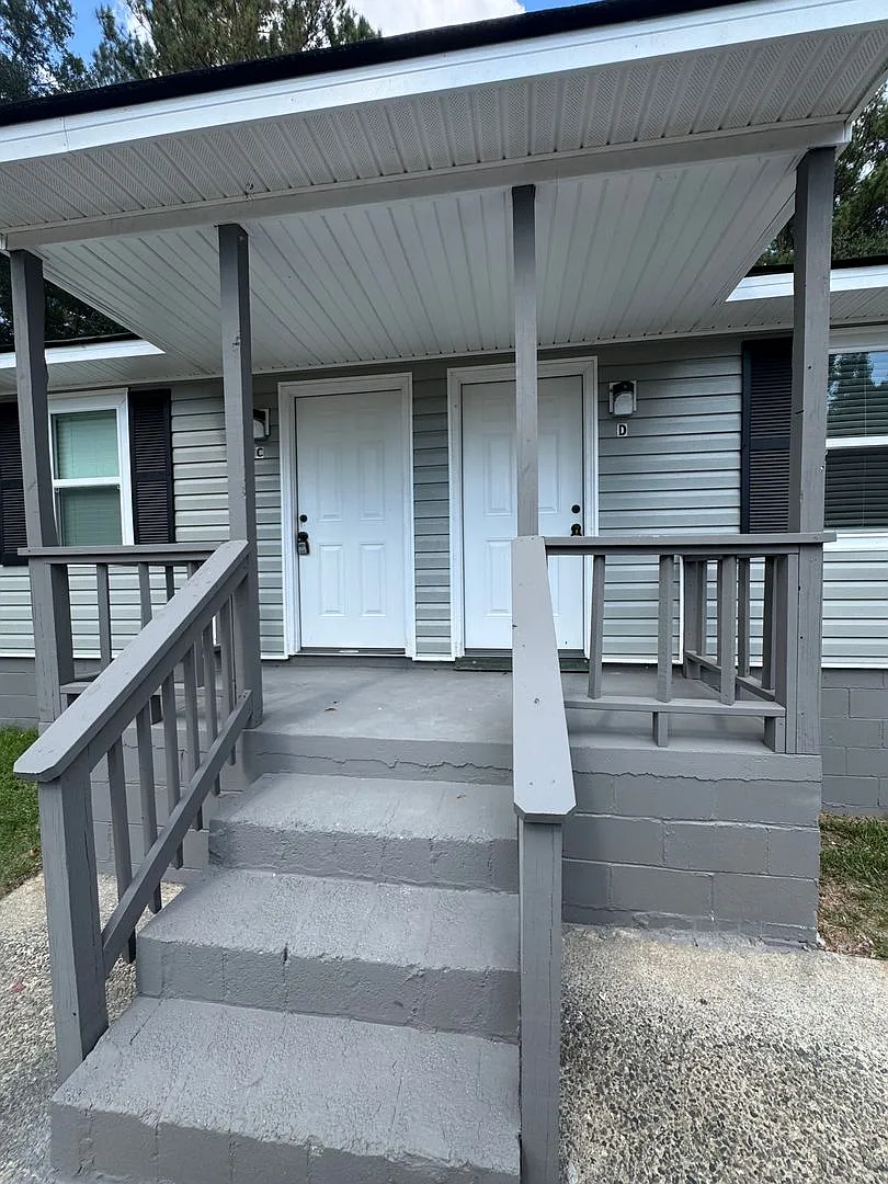 194 Lee St — Photo 1
