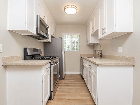 4th image of 3810 Wade St APT 5