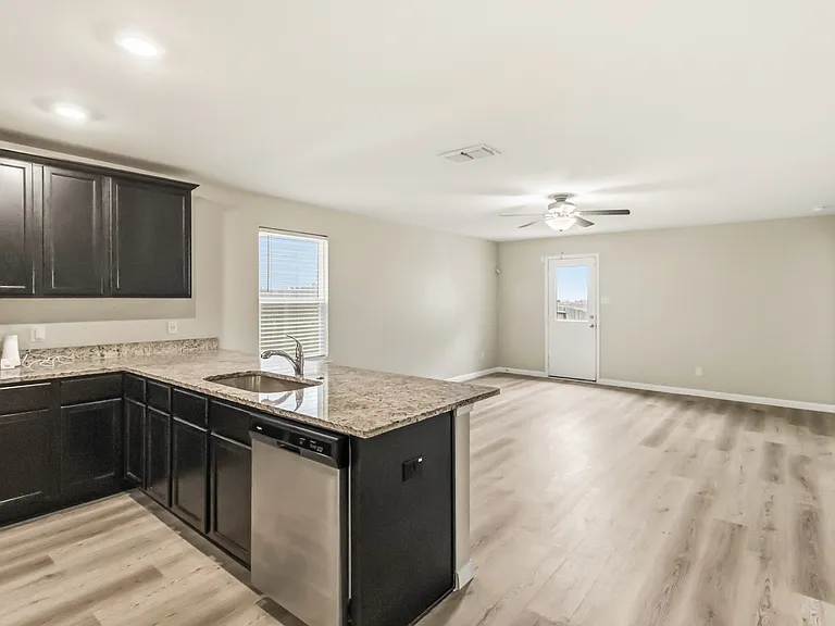 15027 Harbor Lndg — Photo 12