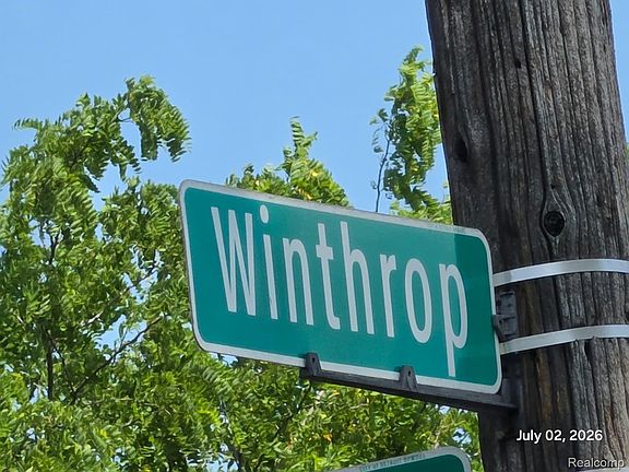 5th image of 18500 Winthrop St