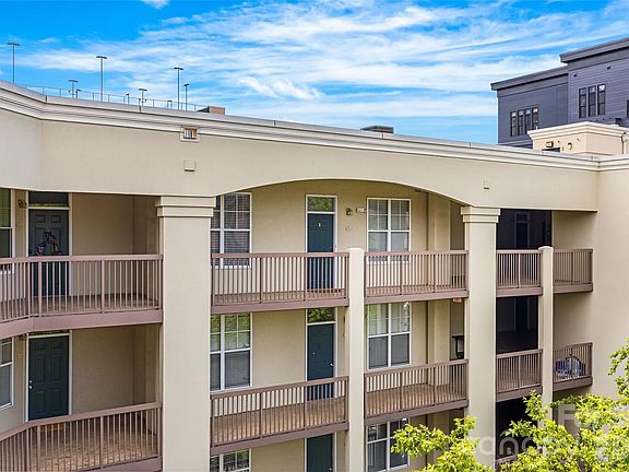3rd image of 405 W 7th St APT 503