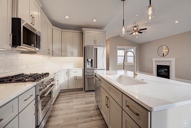 1st image of 2963 Travis Ave