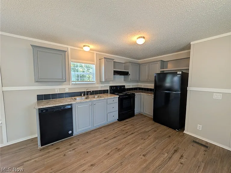 215 Cedar Brook Dr — Photo 5