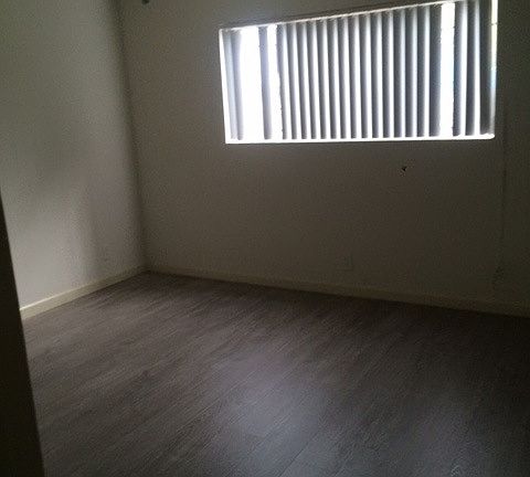 5th image of 501 N Alexandria Ave APT 1
