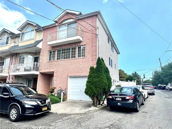 15 Peacock Loop, Staten Island, NY 10309
