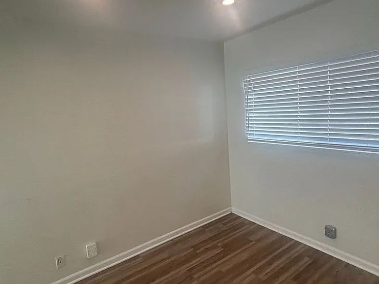 2408 Ocean Park Blvd — Photo 5