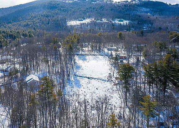 4th image of 2724 Lake Shore Rd