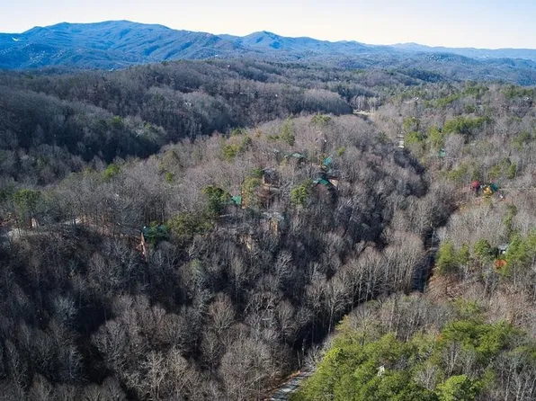 701703 School House Gap Rd House Gap, Sevierville, TN 37876