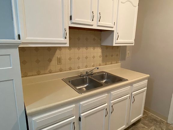 5th image of 16414 Madison Ave #Avenue105