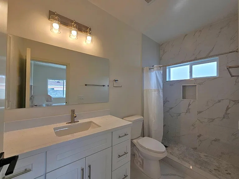 1008 S Bonnie Beach Pl #B — Photo 16