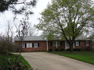 10305 Wanda Cir NE, Hartville, OH 44632