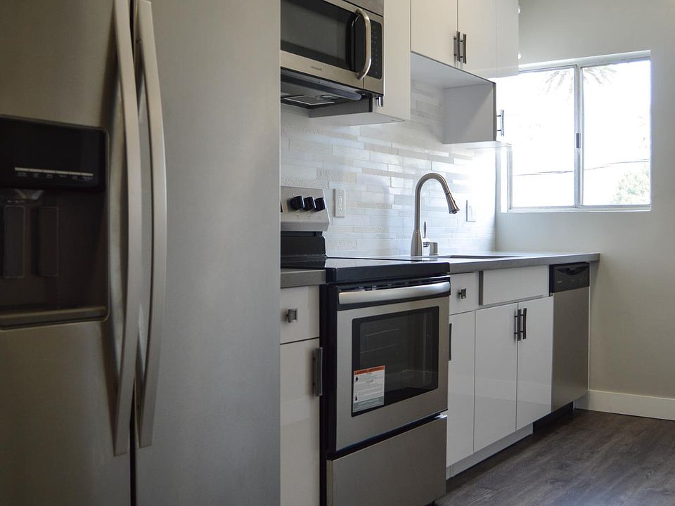1st image of 817 4th St APT 307