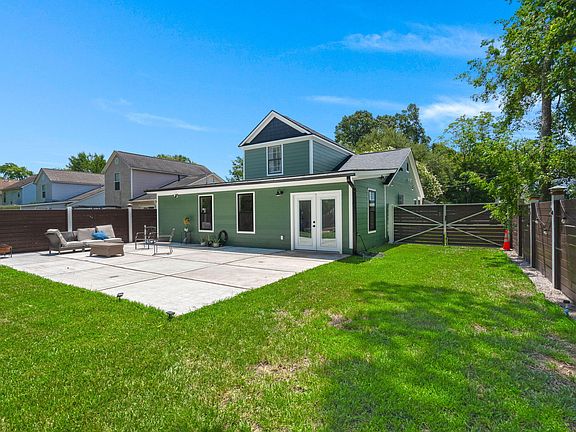 3rd image of 31 Woodleaf Ct
