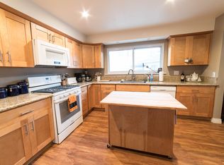 710 Butternut Ln, Corona, CA 92882